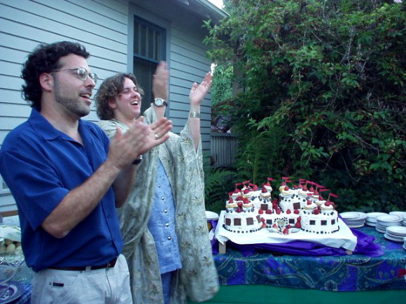 Raoul & Jill applauding the cake-makers